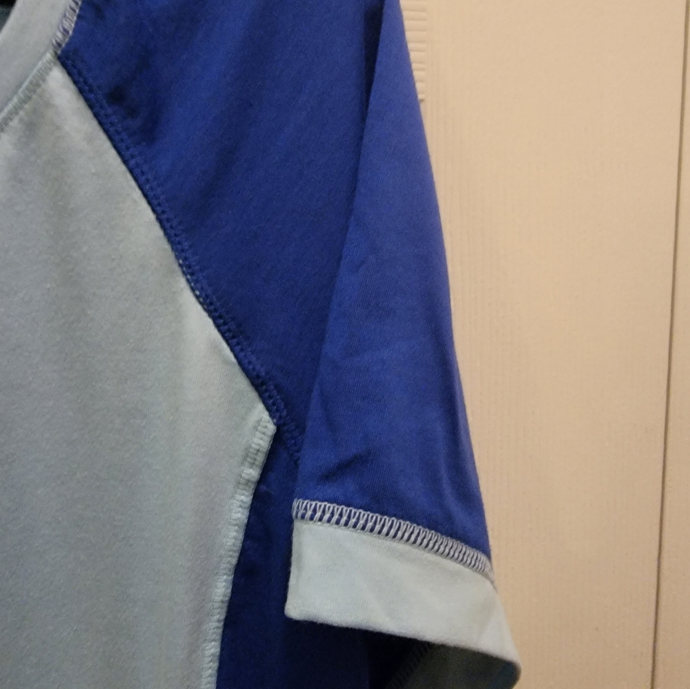 Tri-Color Blue Tee Size LX - Picture 3 of 7